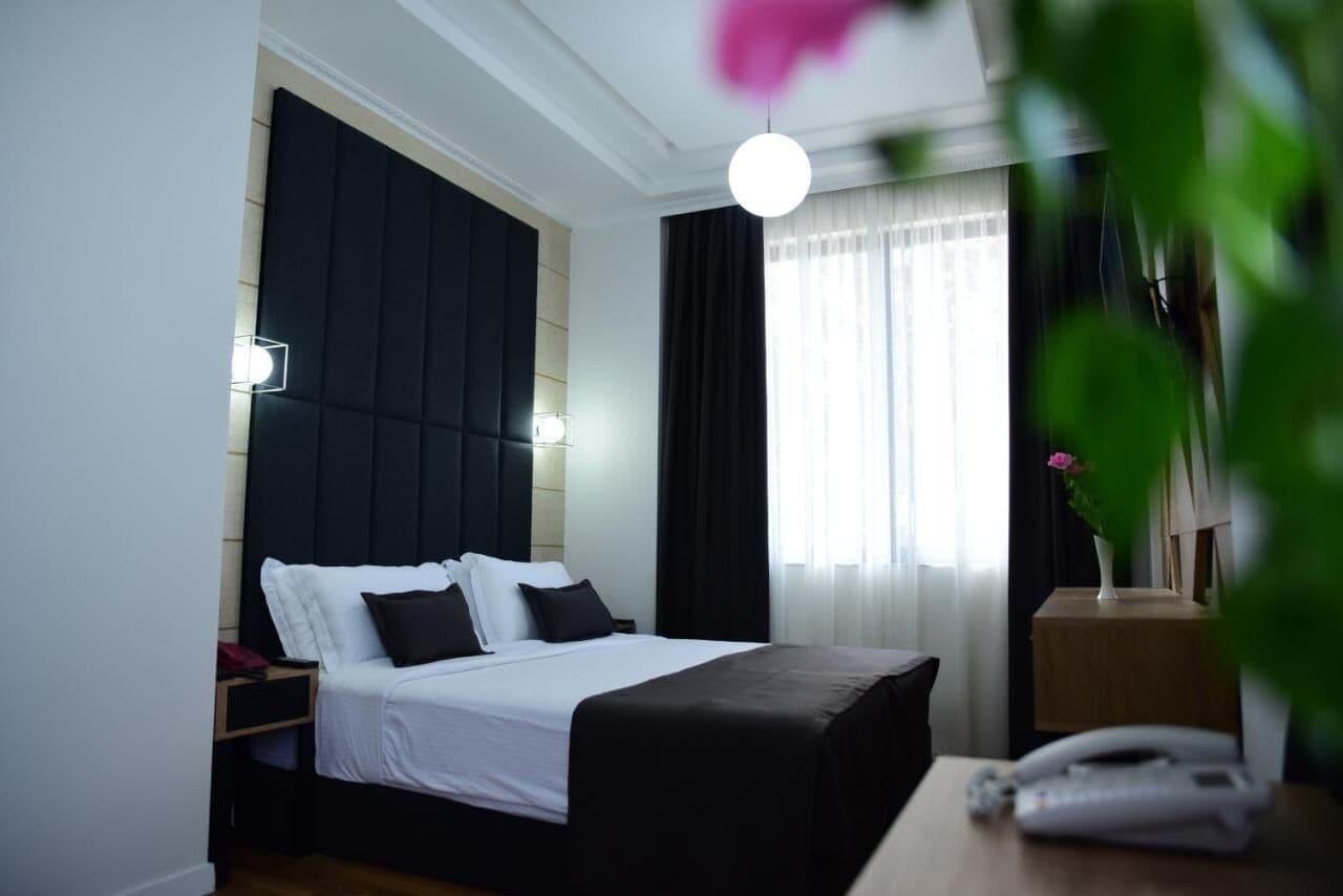 Hotel Comfort Тирана Екстериор снимка